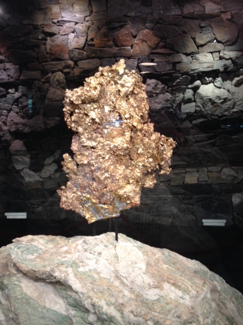 Gold’s Impressive Rally Outperforming the S&P 500: Three Top Gold Stocks